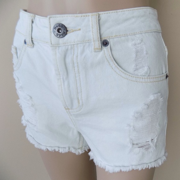 Mudd High Rise Destroyed Denim Jean Shorts Size 0 9 Off White Frayed Hem NWT - Picture 3 of 8
